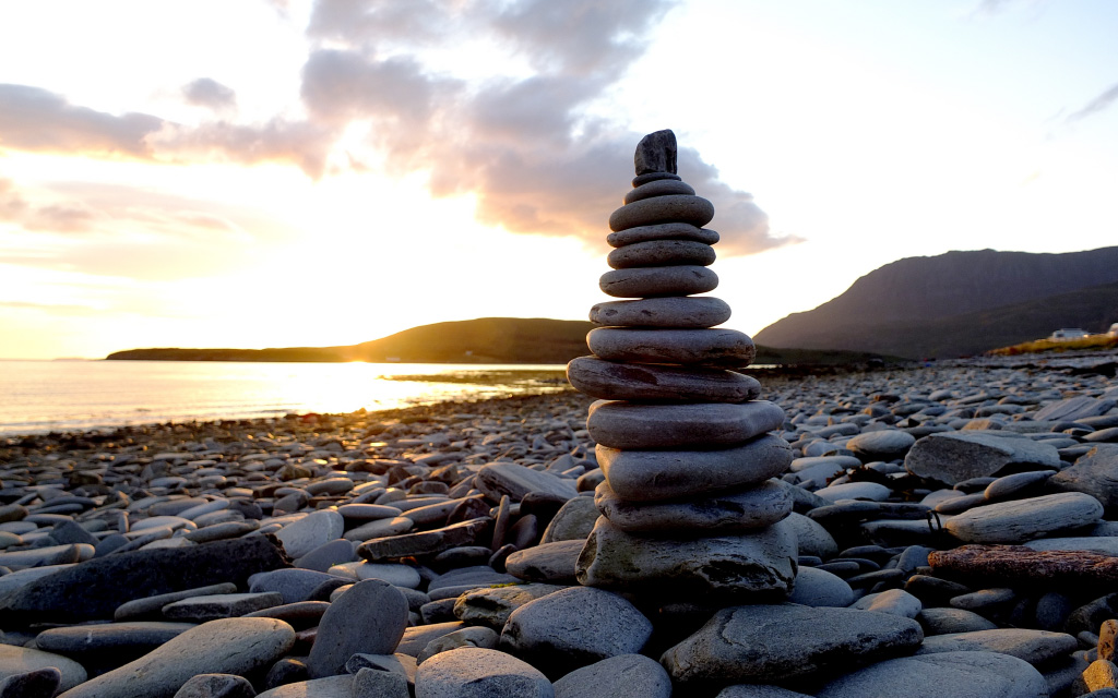 ARDMAIR BEACH CAIRN STONES