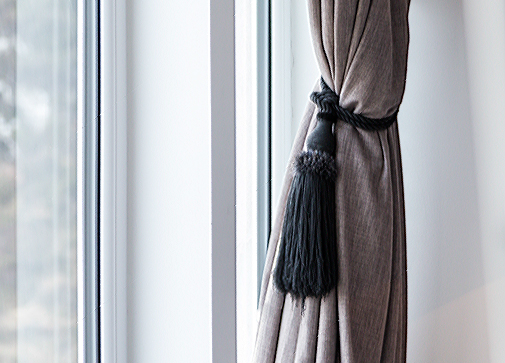 CURTAIN DETAIL